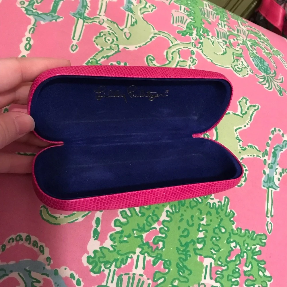 Lilly Pulitzer brown and navy Ryder eyeglasses - Picture 9 of 9
